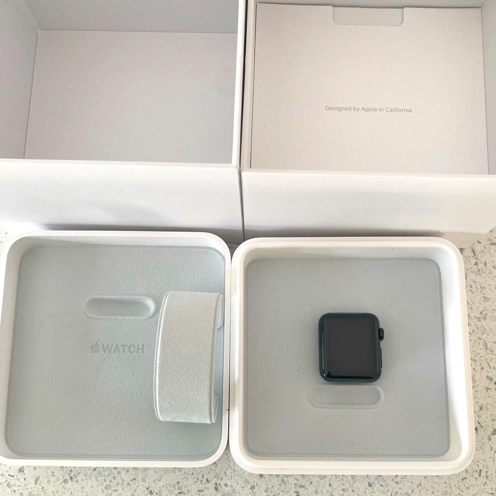 Apple Watch - image 1